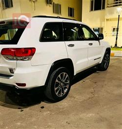 جیپ گراند شیرۆکی